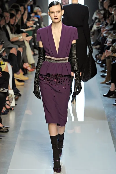 Look 19